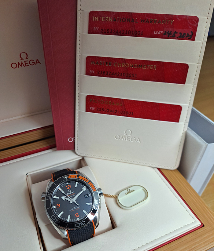 Omega Planet Ocean 600M Co-Axial Master Chronometer Ref. 215.32.44.21.01.001